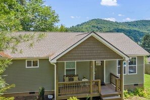 Exterior - Beautiful Mountain Views Min to Downtown Asheville (Candler)