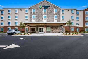 Exterior - WoodSpring Suites Elgin - Chicago (Elgin)