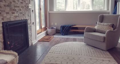 Getaway in the Mountains! Great for hiking, skiing, weddings!