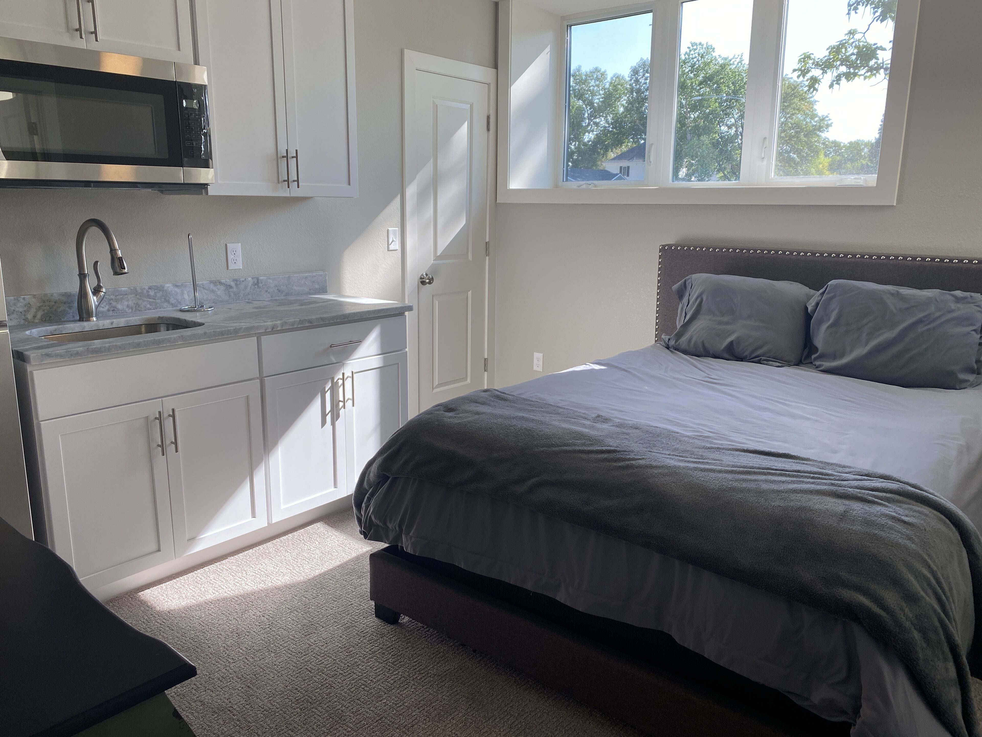 Gorgeous Remodeled Studios! # 12