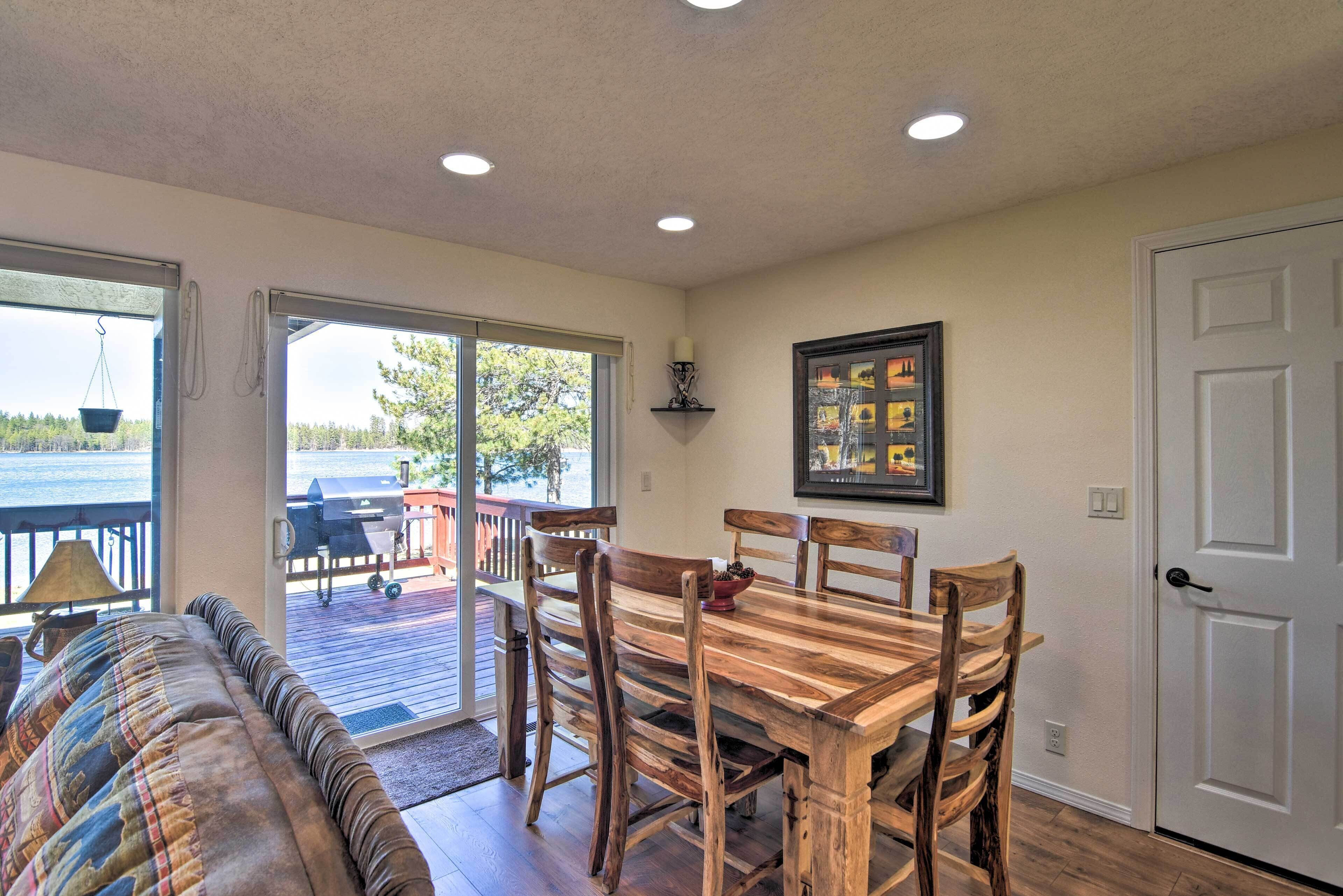 House w/ Private Deck on the Rock Creek Reservoir!