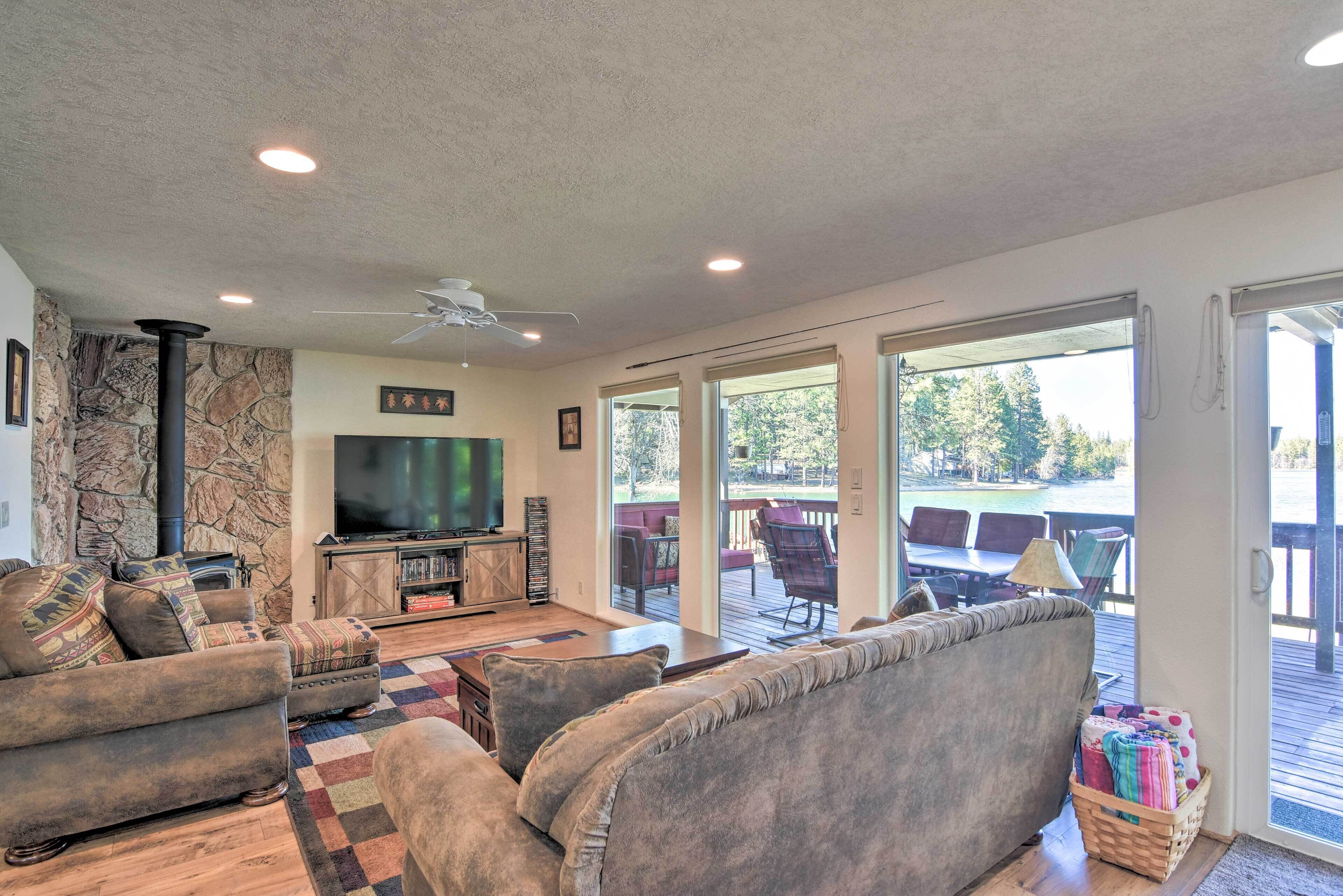 Fernseher, Kamin, DVD-Player, Tischtennisplatte