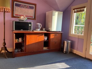 Interior - Beautiful and comfortable, located in the heart of town (TAWONGA SOUTH)