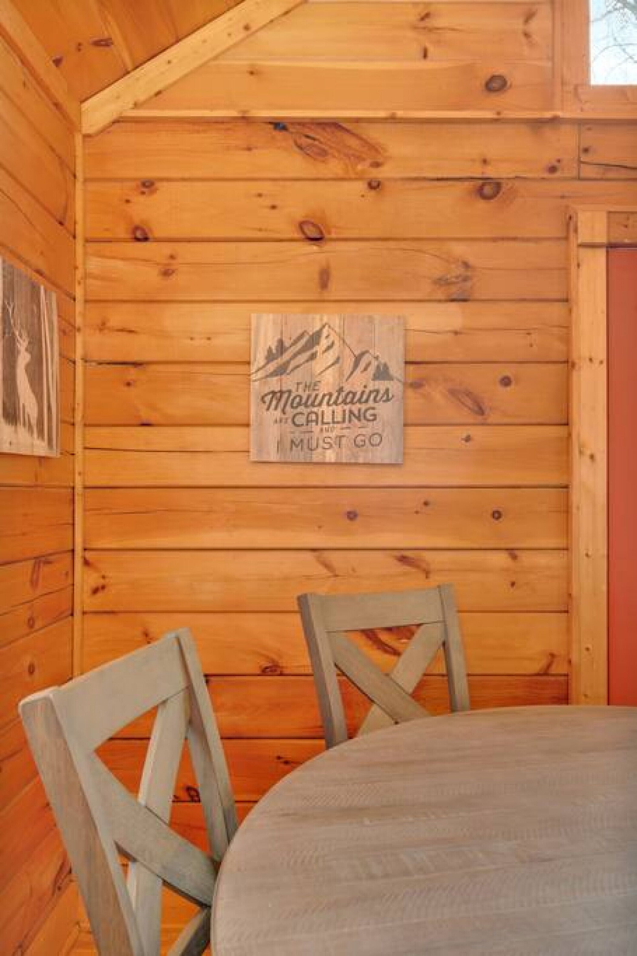 Minutes from all attractions, in the heart of Maggie Valley!