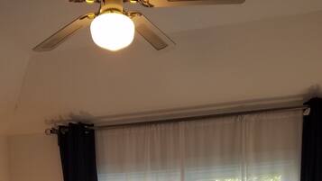 1 habitación, wifi gratis y ropa de cama