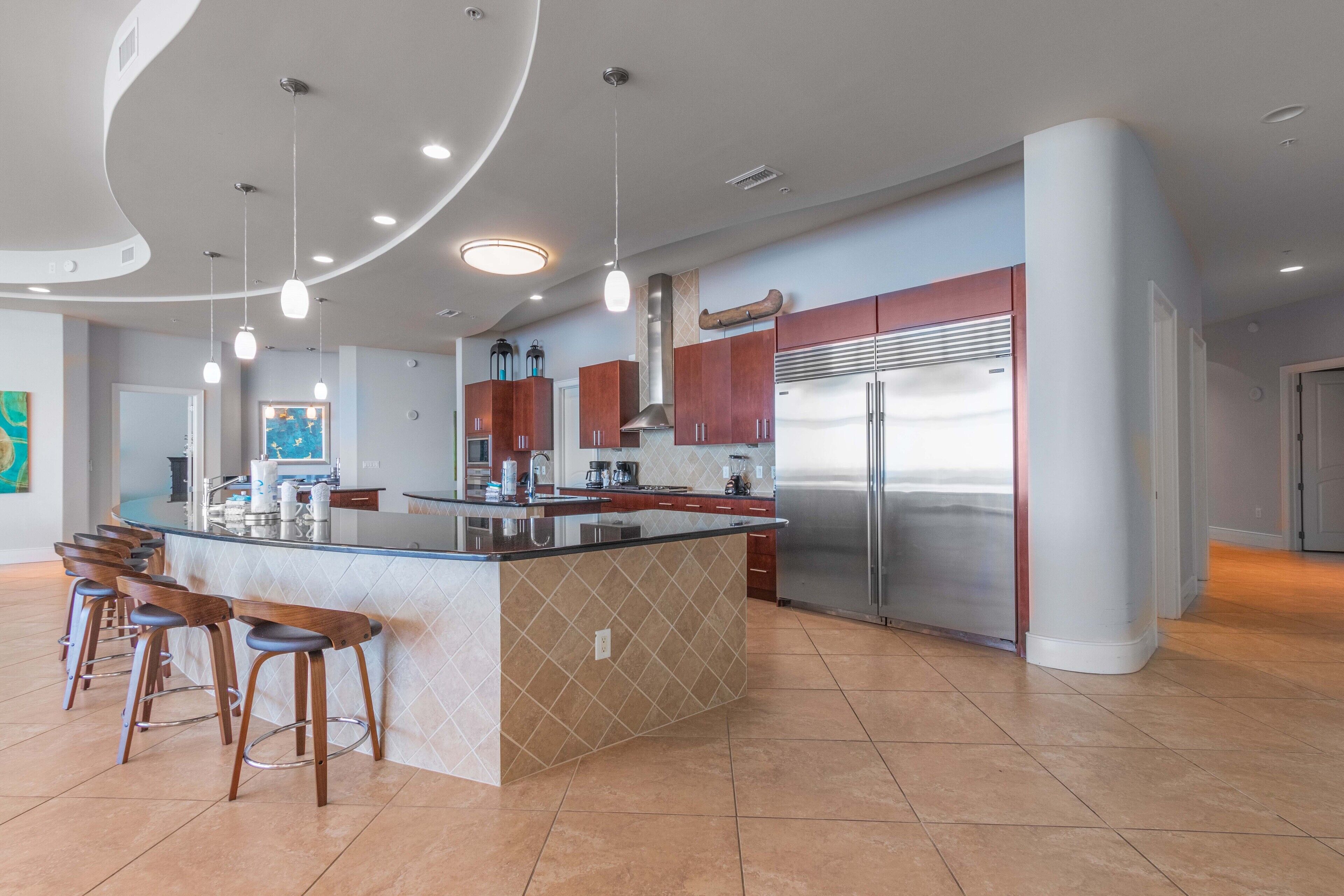 Spacious Penthouse Sleeping 18 on the Gulf of Mexico