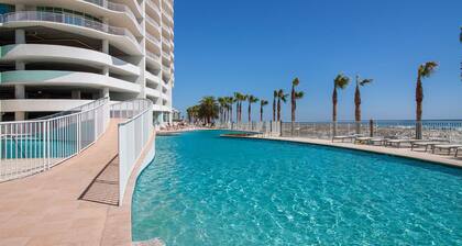 Spacious Penthouse Sleeping 18 on the Gulf of Mexico