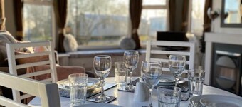 Immaculate 2-bed Static Caravan Near the Lake