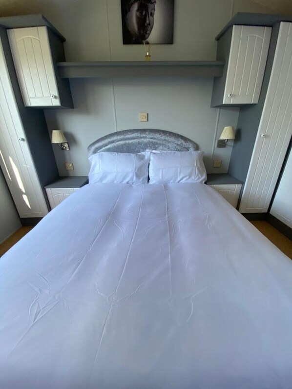 Chalet, Multiple Beds | 2 bedrooms, bed sheets - Immaculate 2-bed Static Caravan Near the Lake (Millom)