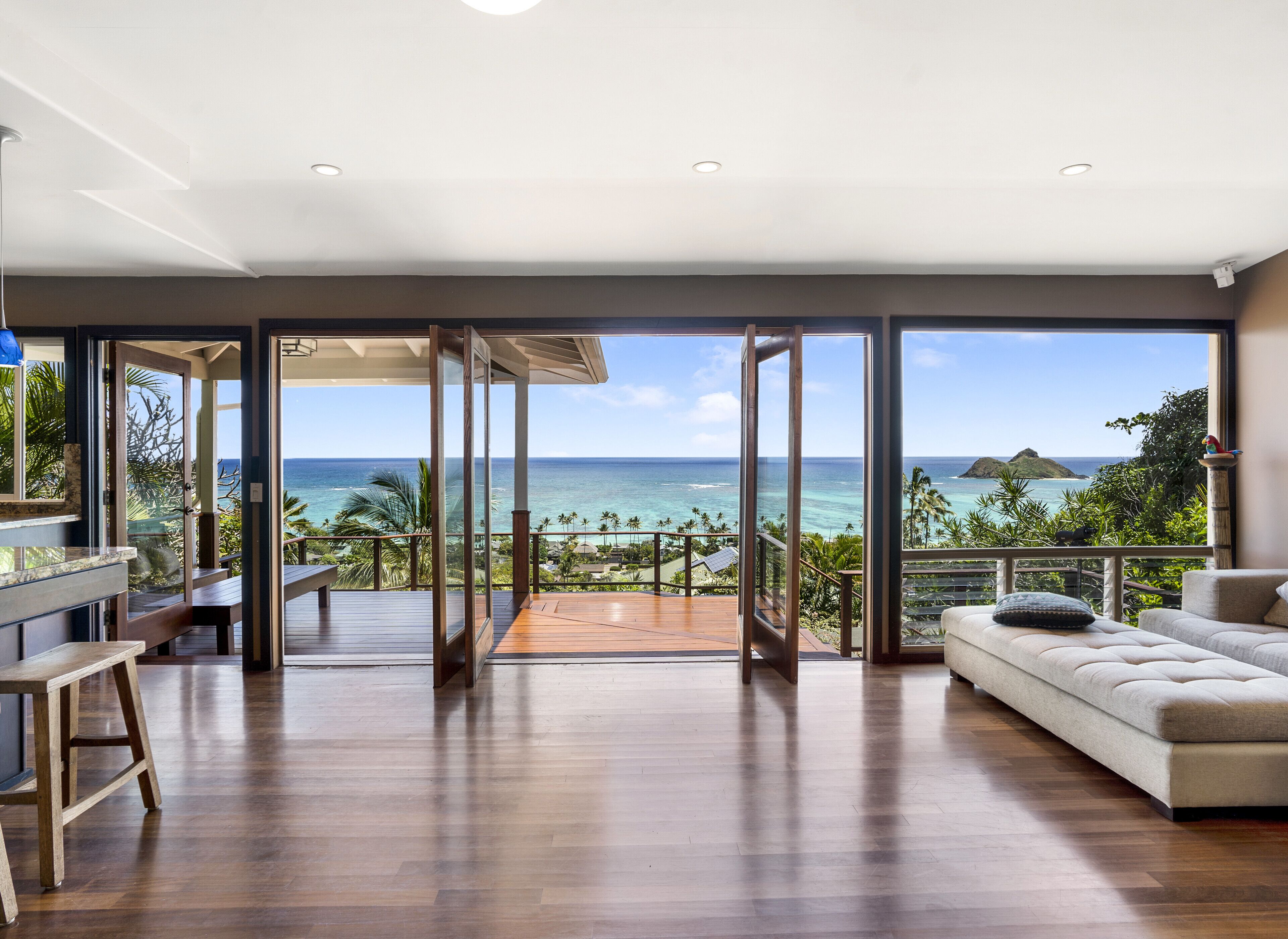 Platt-tv och en stereo