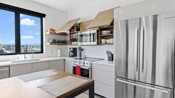 Fridge, microwave, oven, stovetop