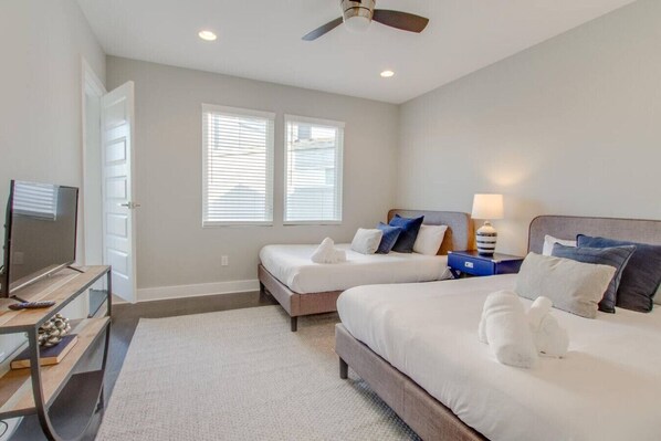 3 bedrooms, desk, iron/ironing board, travel cot