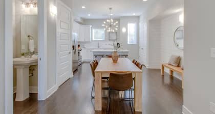 Relaxing Urban Retreat - Mins to Downtown