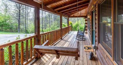 Cozy Cabin with Hot Tub; 5 miles to Harrahs Casino