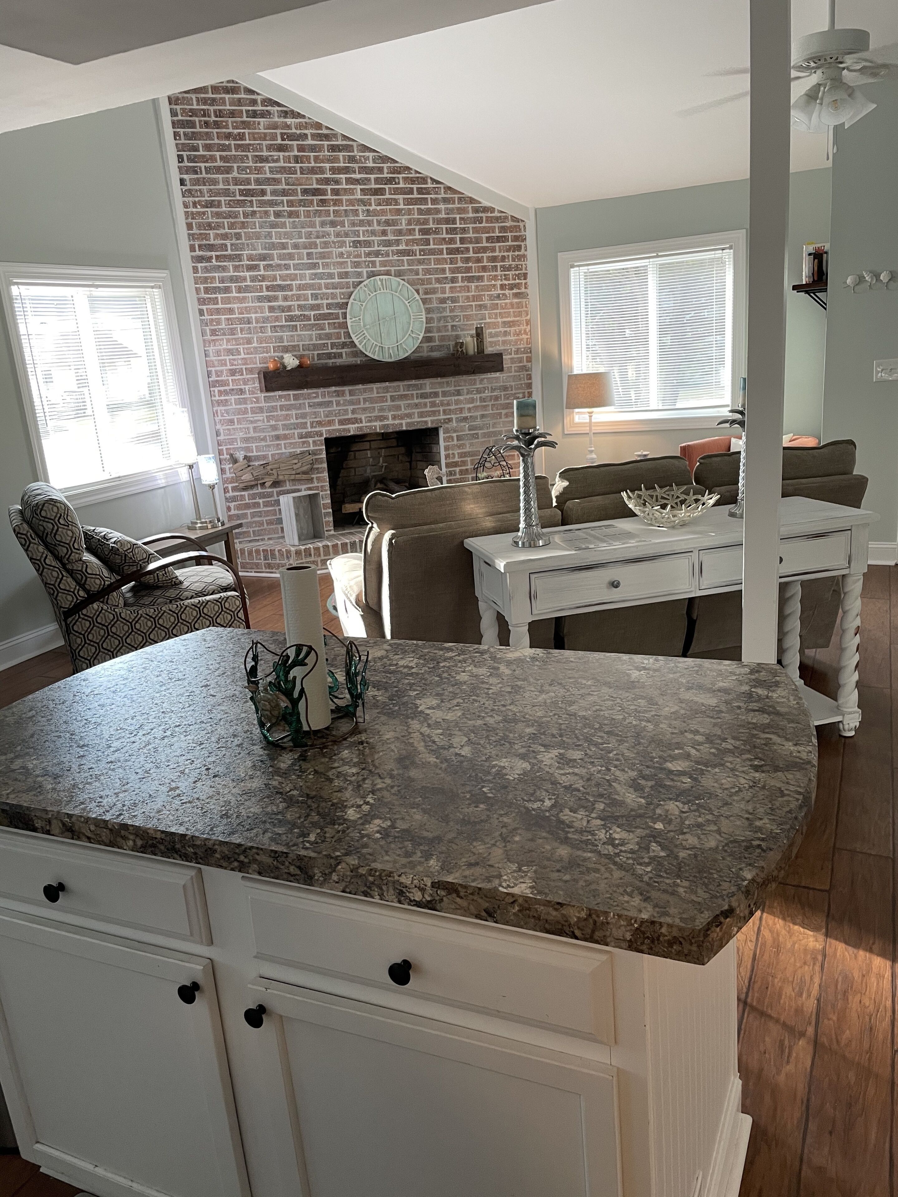 Shore to Getaway Beach Home, 3bed, 2bath, sleeps 11+