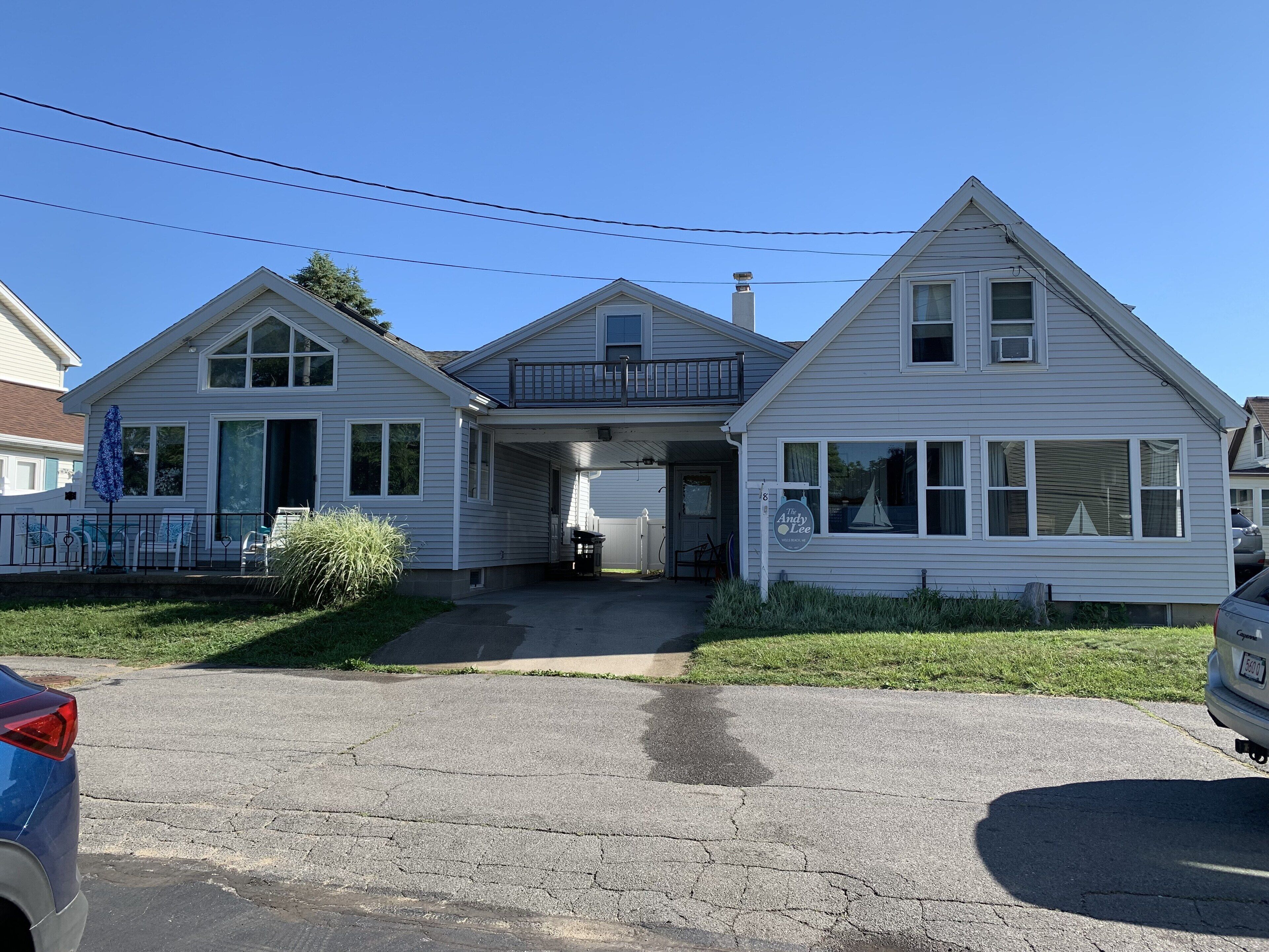 Two-Cottage Cozy Coastal Getaway at Wells Beach! Fenced in yard & patio!