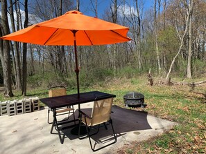 Outdoor dining - Want to Get Away From it All?! (Catskill)