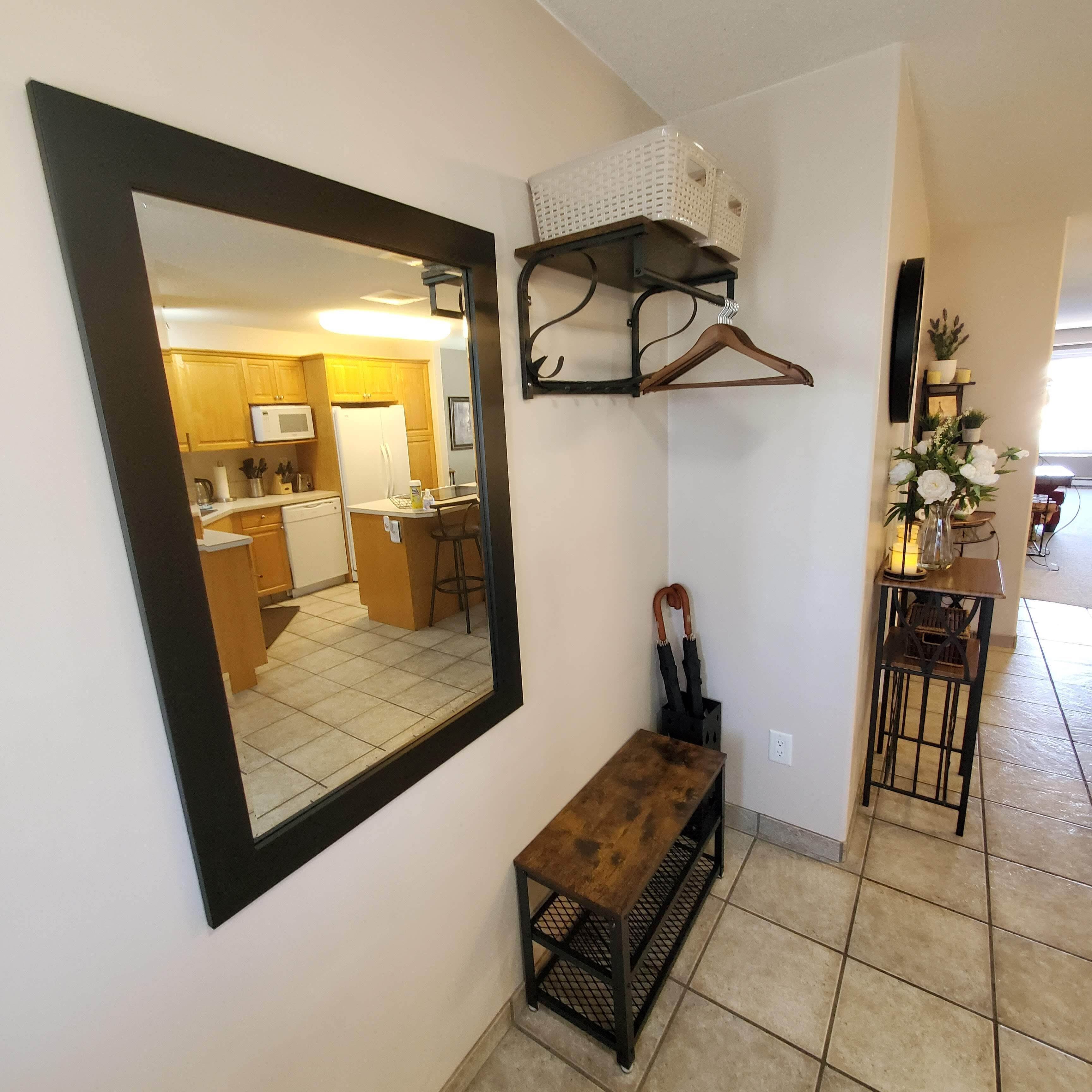 Modern Comfortable Retreat Near All the Gems of the Sunny Okanagan