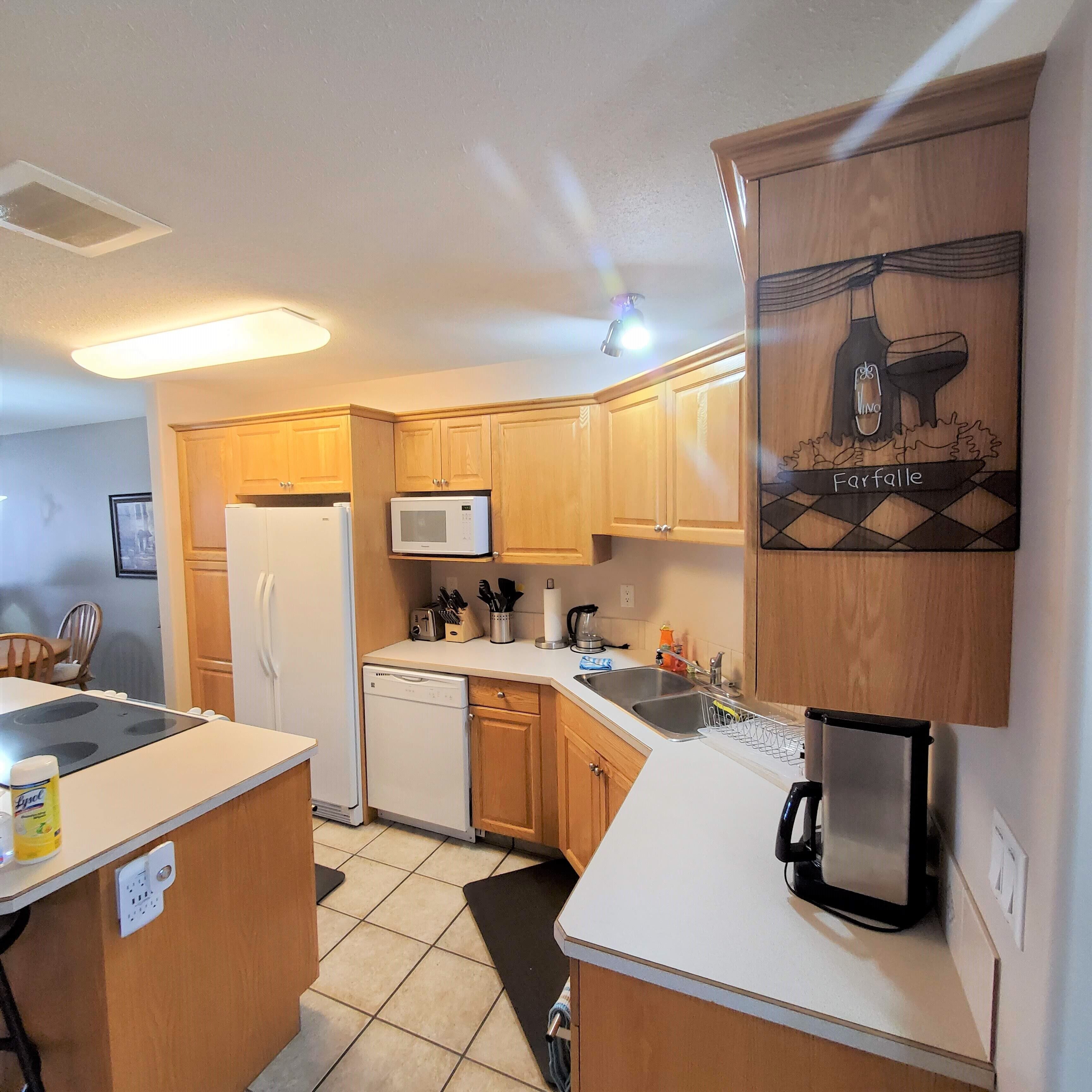 Modern Comfortable Retreat Near All the Gems of the Sunny Okanagan