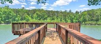 Private dock! Pet friendly