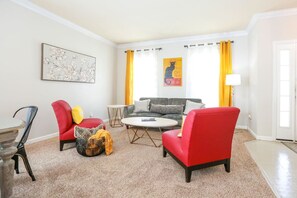 Smart TV - Charlotte Sanctuary, Comfort, Fenced, Sleeps 11 (Indian Trail)