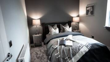 3 bedrooms, desk, iron/ironing board, WiFi