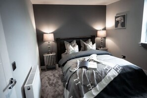 3 habitaciones, escritorio, tabla de planchar con plancha y wifi 