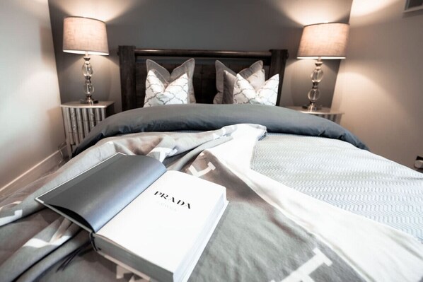 3 bedrooms, desk, iron/ironing board, WiFi