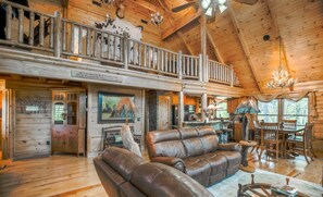 TV, peis og bordtennis