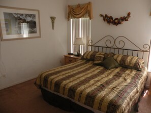 5 Schlafzimmer, Bügeleisen/Bügelbrett, WLAN, Bettwäsche