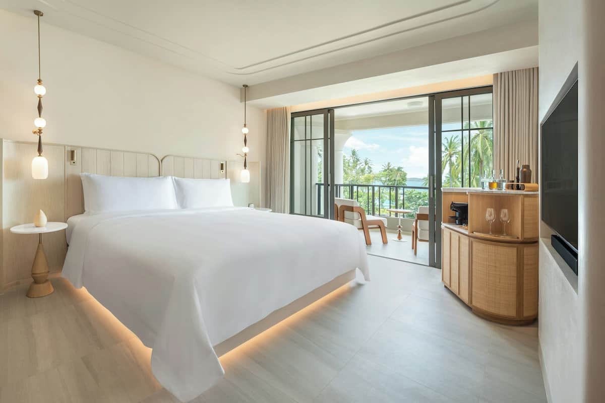 Deluxe Room, 1 Katil Raja (King) (Ocean) | Peralatan tempat tidur premium, bar mini percuma, peti besi dalam bilik 