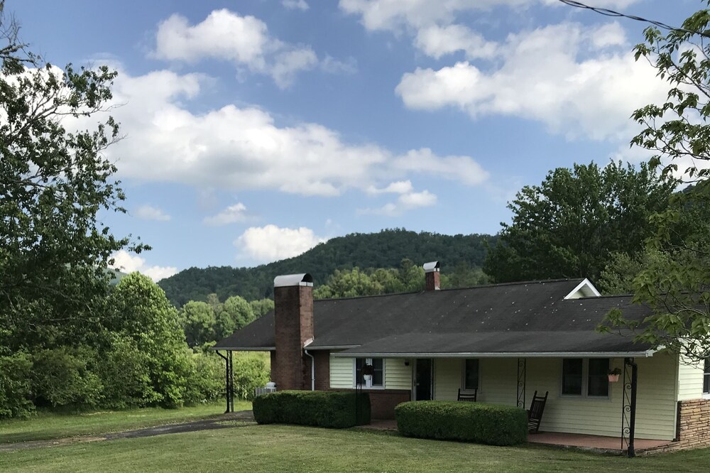 Beautiful country home in the heart of the Blue Ridge Mountains hike bike fish