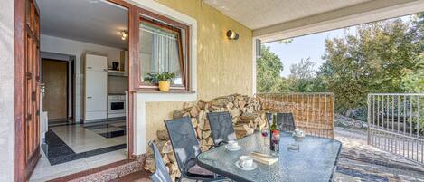 屋外ダイニングエリア