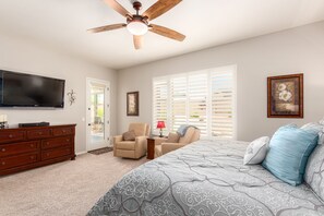 3 bedrooms, desk, iron/ironing board, free WiFi - Close to Pro Sport facilities. Beautiful home. (Goodyear)