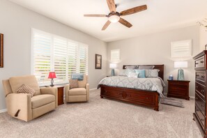 3 habitaciones, escritorio, tabla de planchar con plancha y wifi gratis 