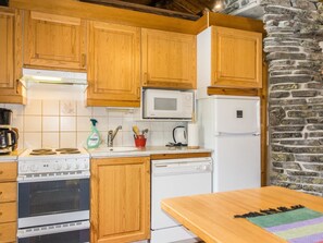 Réfrigérateur, micro-ondes, lave-vaisselle