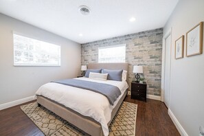 3 Schlafzimmer, Schreibtisch, Bügeleisen/Bügelbrett, kostenloses WLAN