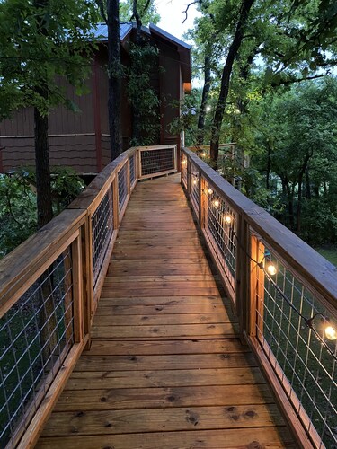 Coach’s Quarters on the Creek- A Night in the Trees!