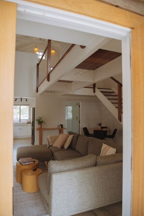 Smart TV, fireplace, Netflix, streaming services - Sea Loft Kangaroo Island (Kingscote)