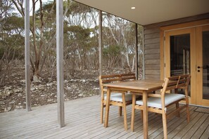 Outdoor dining - Sea Loft Kangaroo Island (Kingscote)