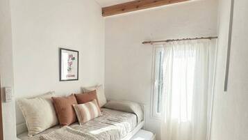 2 slaapkamers, een strijkplank/strijkijzer, gratis wifi, beddengoed