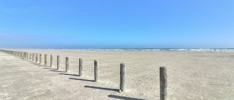 In StrandnĂ€he, StrandtĂŒcher