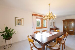 Dining - Holiday Home Bellavista with Mountain View, Wi-Fi, A/C, Pool, Garden, Terrace & Balcony (Campanet)