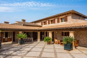 Exterior - Holiday Villa Ribot with Mountain View, Pool, Wi-Fi, Garden & Terrace (Capdepera)