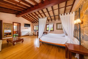 6 bedrooms, desk, iron/ironing board, free WiFi - Holiday Villa Ribot with Mountain View, Pool, Wi-Fi, Garden & Terrace (Capdepera)