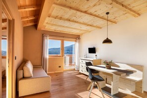 TV - Holiday Apartment "Brugghof Lärche" with Mountain View, Garden, Balcony & Wi-Fi (St.Felix)