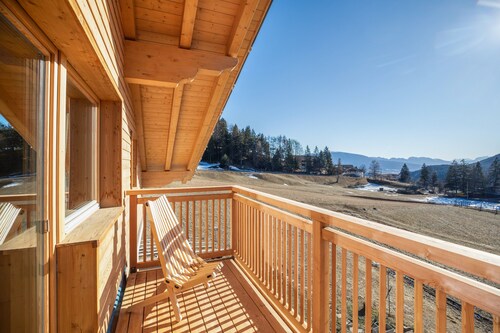 Holiday Apartment "Brugghof Lärche" with Mountain View, Garden, Balcony & Wi-Fi