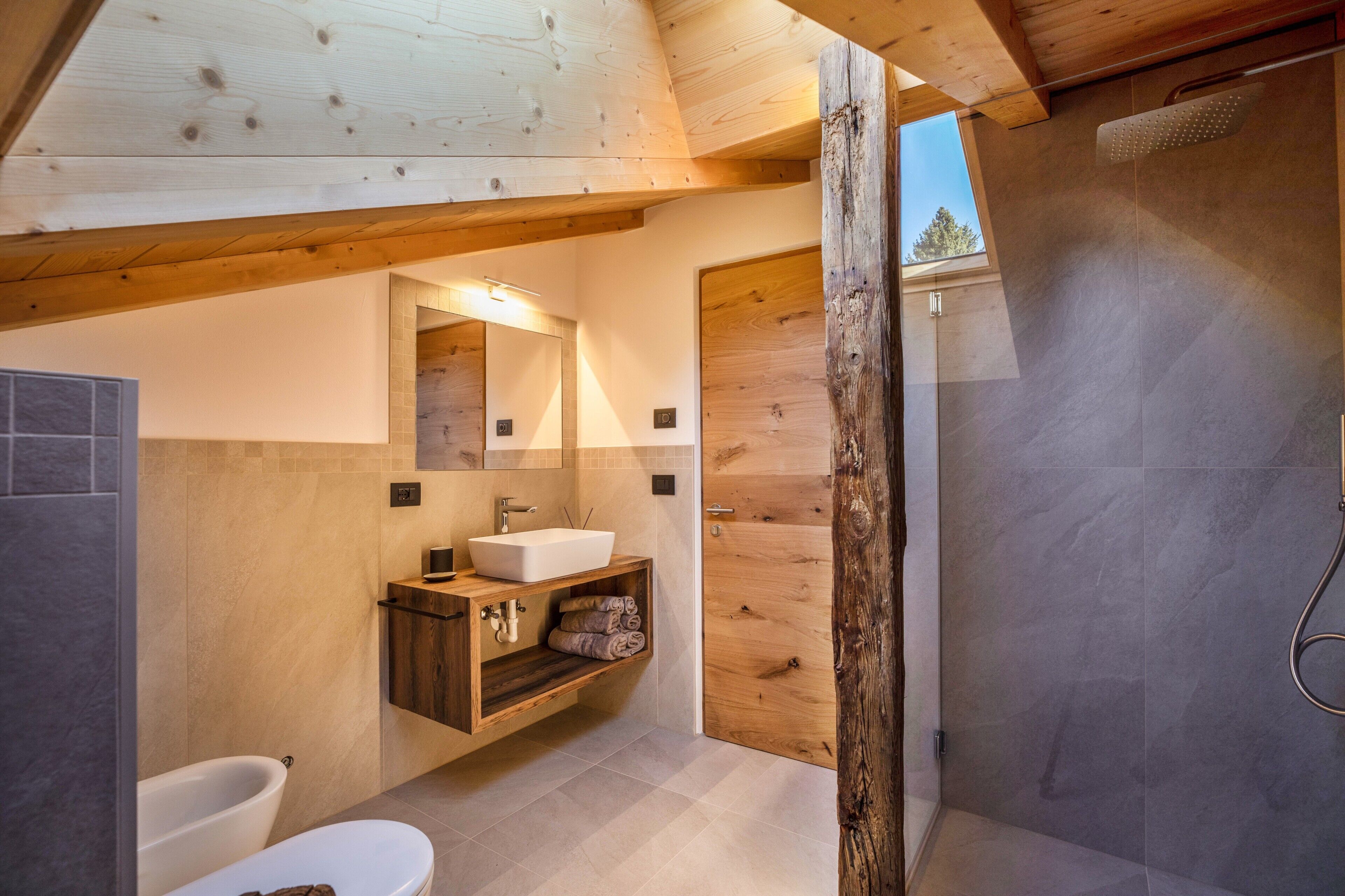 Douche, serviettes fournies
