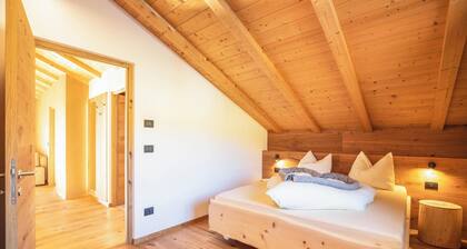 Ferienwohnung "Ulme" mit Bergblick, Garten, Balkon und WLAN