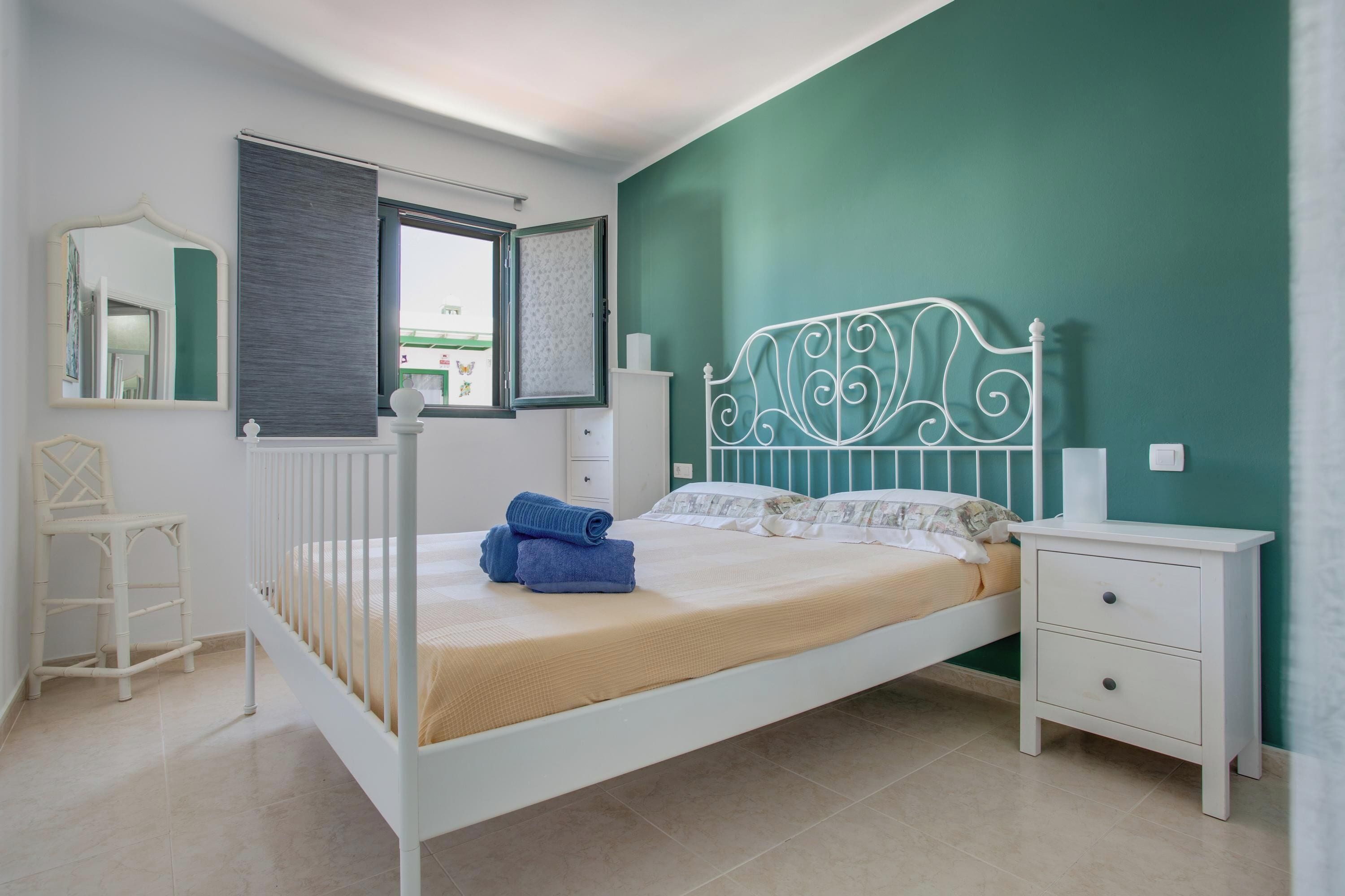 2 dormitorios, tabla de planchar con plancha, wifi gratis y ropa de cama